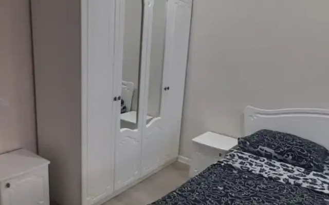 Na Naberezhnoy Bresta Flat