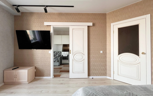 1ka Nevabed V Neboskrebe U Nevy Flat