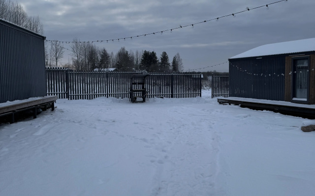 Частный дом на поляне