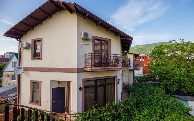 Loris Guest House