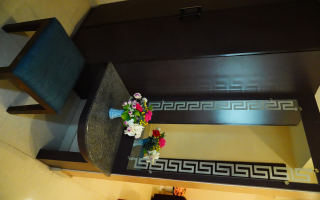 Vjr Mahal and Vinayagam Residency Hotel