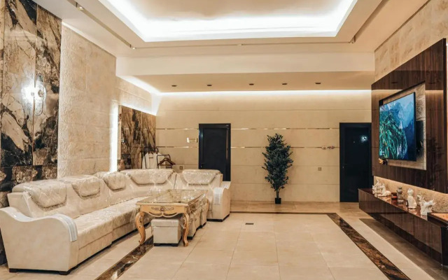 Kangurt Grand Hotel