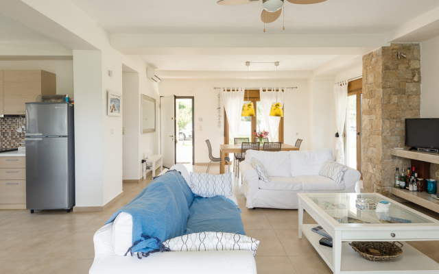 Belus Luxury Sani Villa