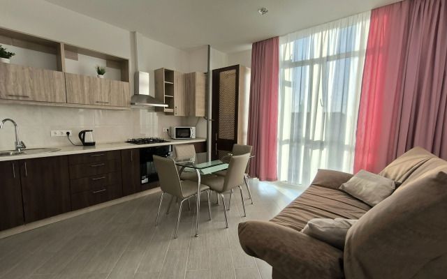 U Plyazha Admiralskaya Laguna V Zhk Lazurny Flat