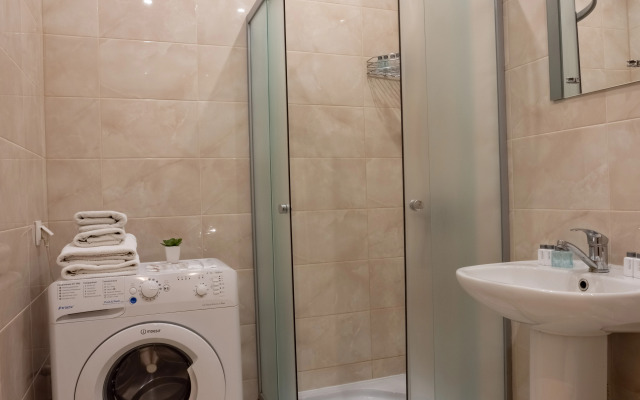 Na Tsska Studiya 8 Apartments