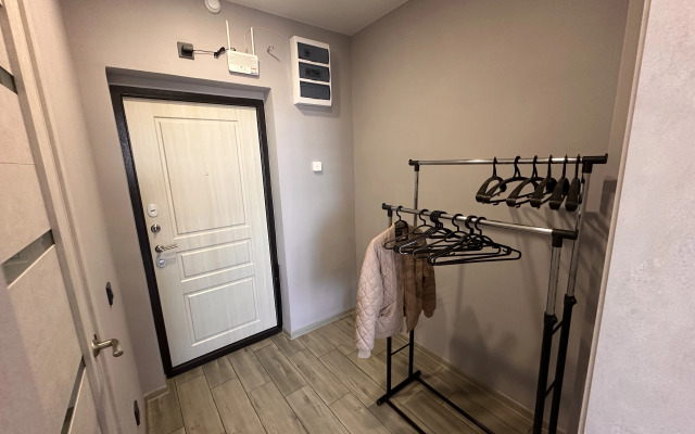 Uyutnaya studiya s vidom na gorod Flat