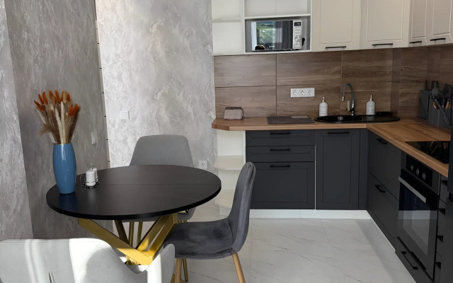 Komfortnaya Kvartira V Kurortnom Gorode Yalta Flat