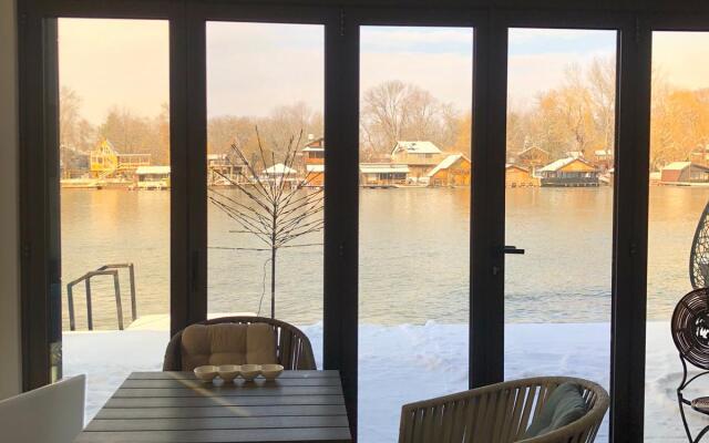 Beach House Belgrade Private house