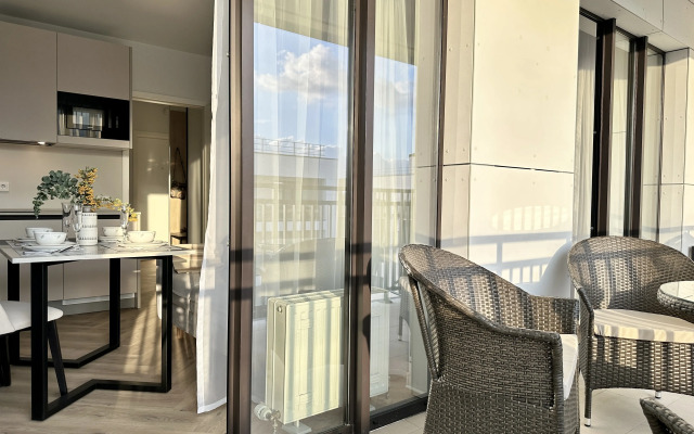 Du Soleil  V Rezidentsii Yevropa Na 7 Etazhe Apartment