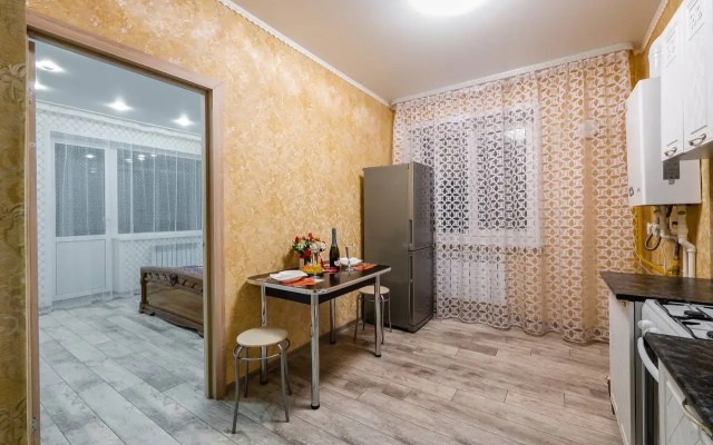 Tsena Poraduet, Kachestvo Udivit Flat