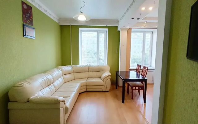 Квартира Уютный Север на Проезде Рыбном 8