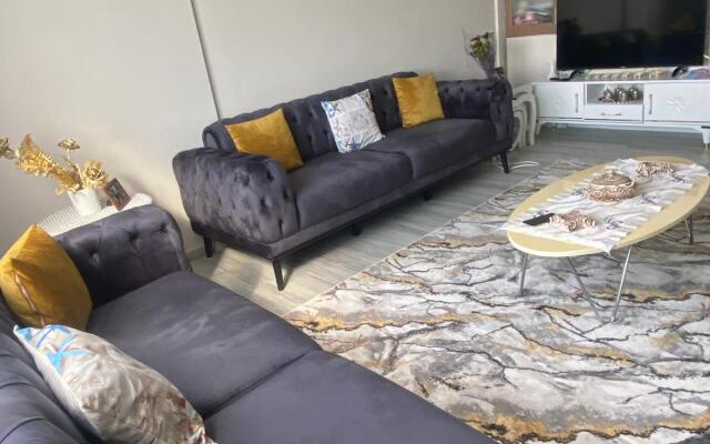 Cesme Aile Dostu Havuzlu Villa