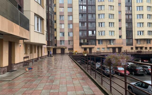 Tryokhkomnatnye Dlya 10 Chelovek Apartments