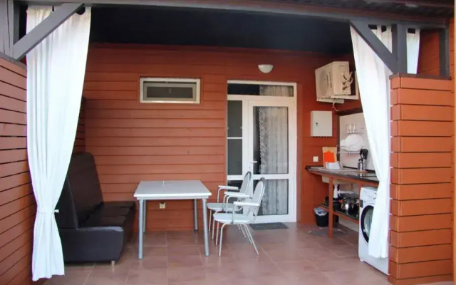 Peak Season 3 Apartments