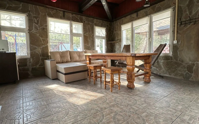 S Baney Barbekyu Zonoy I Bolshoy Besedkoy Private house