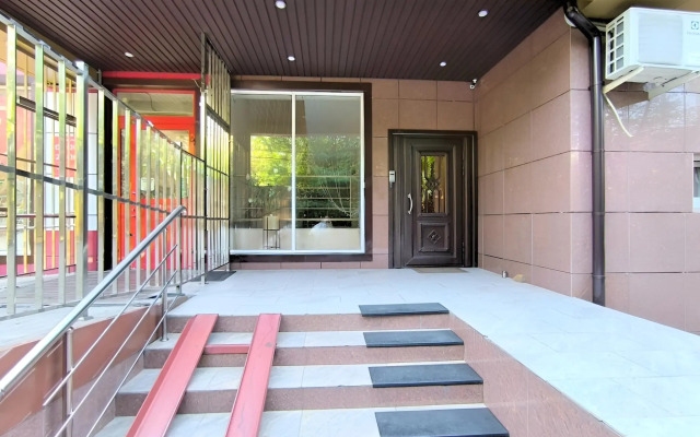 Trekhkomnatnaya na Beregu Morya Flat