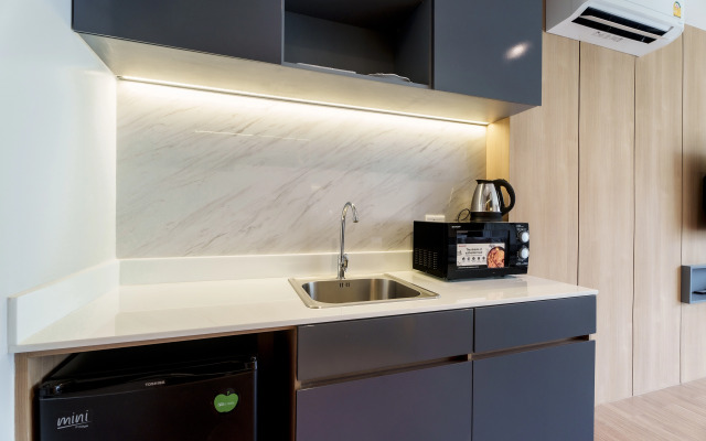 Pool View 1310 Wyndham Condo Apartments