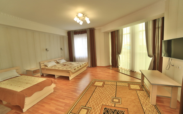 Karavan Hotel