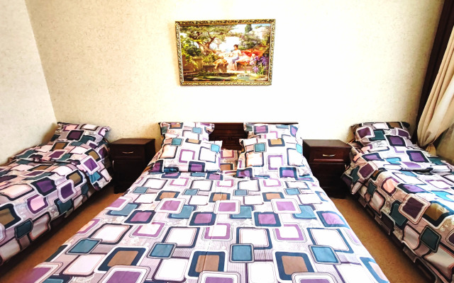 Квартира Просторная  Двухкомнатная Сталинка у Вечного Огня