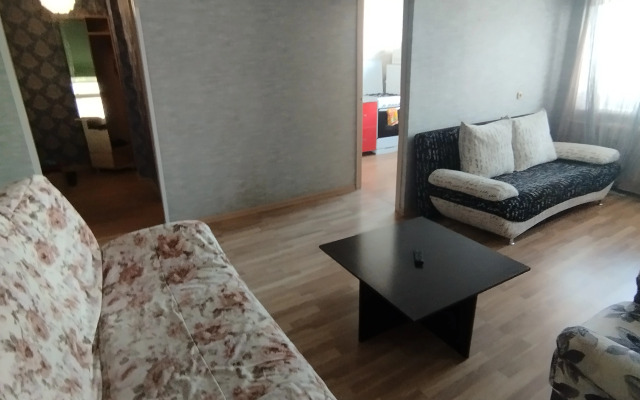 Dvukhkomnatnye Apartamenty Vozle Zh/d I Avtovokzalov, Tsentr Flat