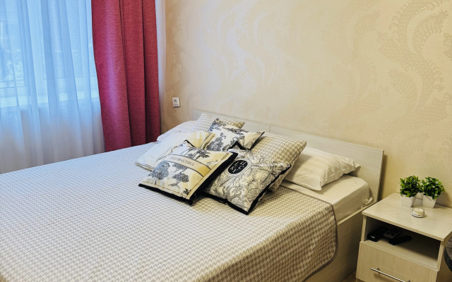 Red Na Komarova 45 Apartments