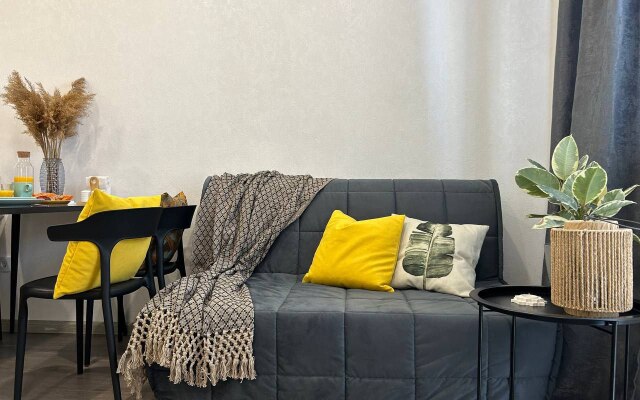 Studiya dlya chetverykh Flat