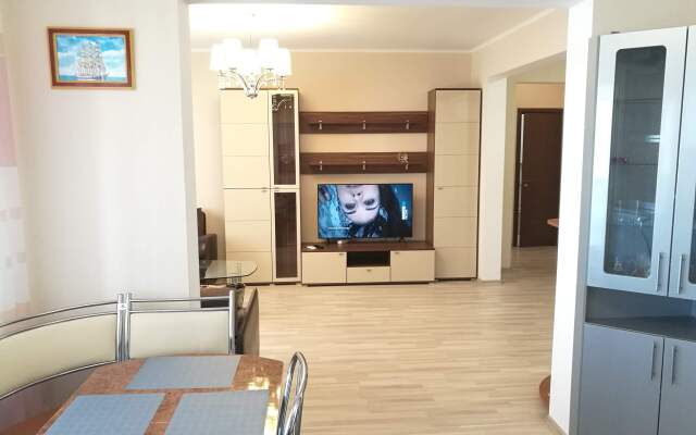 2-K V 15 Minutakh Ot Morya Apartments