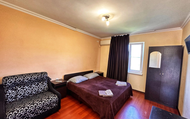 Leon Guest House