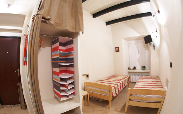 Studiya Na Grivtsova 13 Apartments