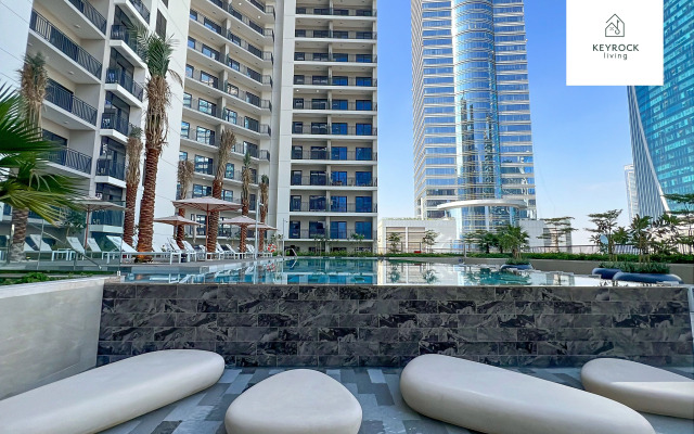 Keyrock Living Lakeview Luxury in Zada Tower Apartments