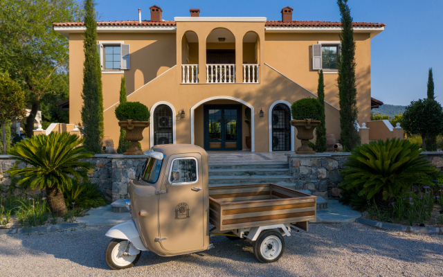 Zigo's Hotel - Special Class