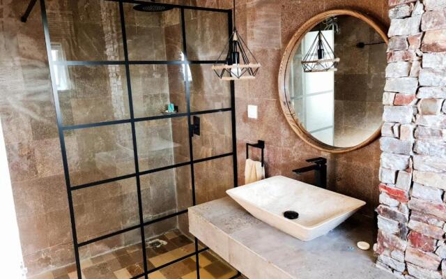 Serenity Residences & Spa, Kokrobite Beach Hotel