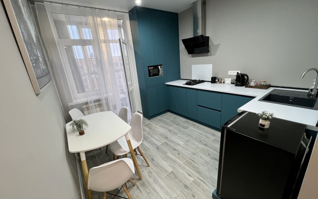 Sovremennaya Lakonichnaya Kvartira Ryadom S Fontanom I Skverom Geroyev Apartments