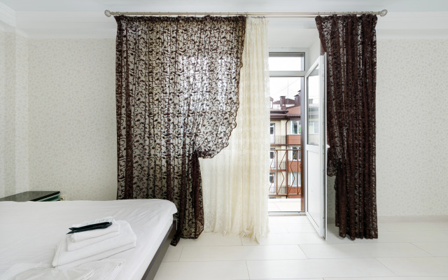 Sutkiru Ryadom S Viktoriey Flat
