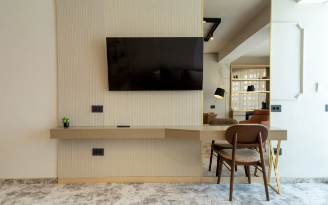 Lupa by Bueno Hotel