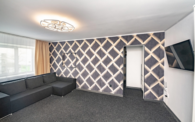 Dvukhkomnatnyye na Pushkinskoy 55 Apartaments