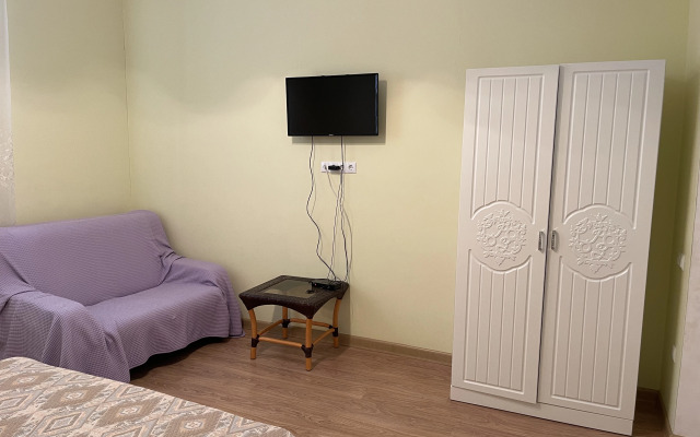 Akademika Marra 10 Apartments