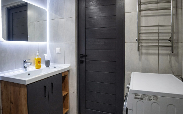 Sovremennaya studiya v tsentre goroda Flat