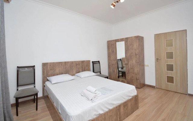 Perte House Apartment's on Argishti 13 Street Apartments