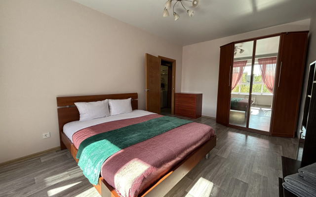 Besthome Novaya V Tikhom Rayone Flat