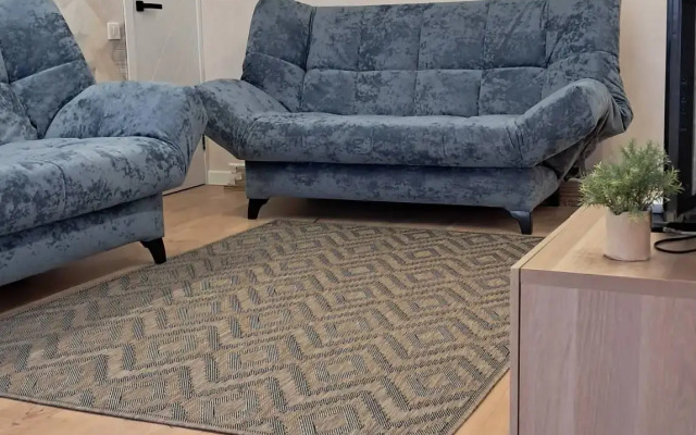 Na Prospekte Oktyabrya 87 Flat