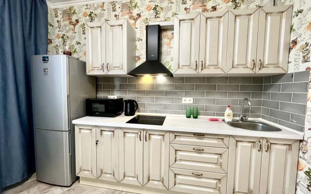 Layf 2 kom na Andreya Belogo 1 Flat