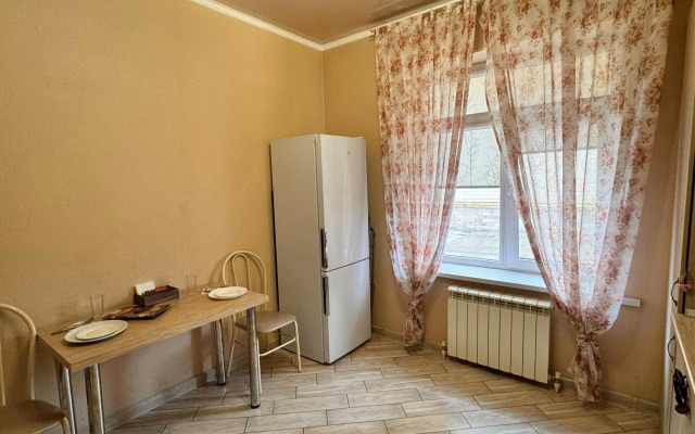 Tolstogo 180b 1 Etazh Flat