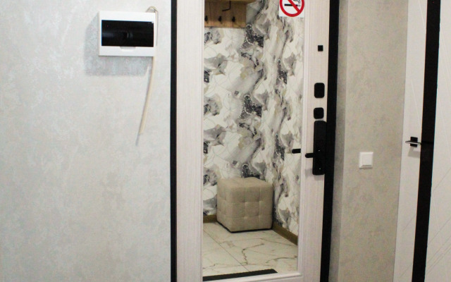 Na Romanovskoy 5 Flat