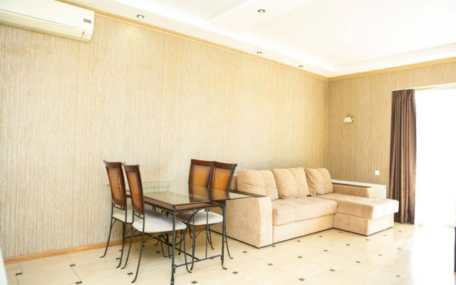 Ideal Khauz Apartments 7