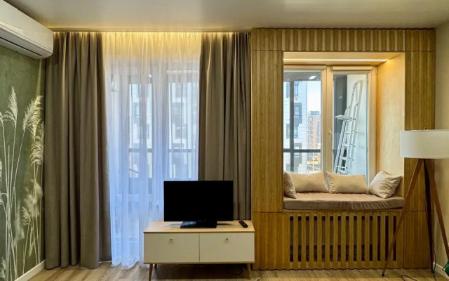 Uyutnaya studiya na beregu reki Kuznechikha Flat