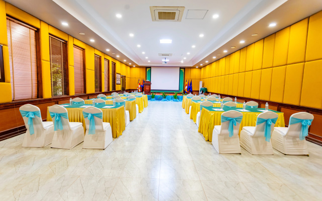 Green Amazon Residence Hotel