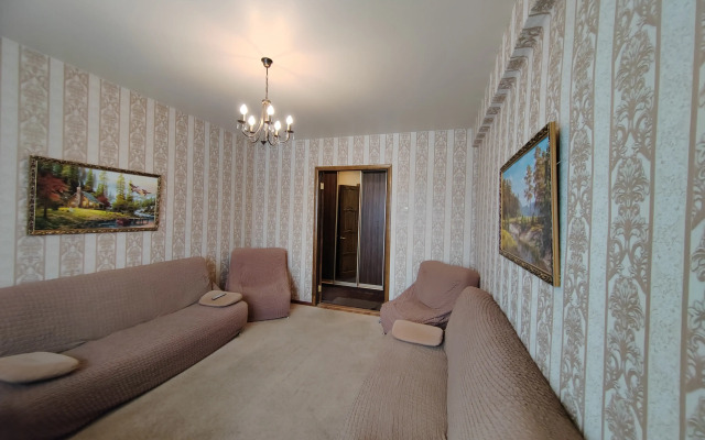 Квартира Просторная  Двухкомнатная Сталинка у Вечного Огня