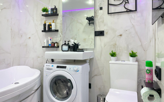 Krasivaya S Dzhakuzi Dlya Dvoikh Flat