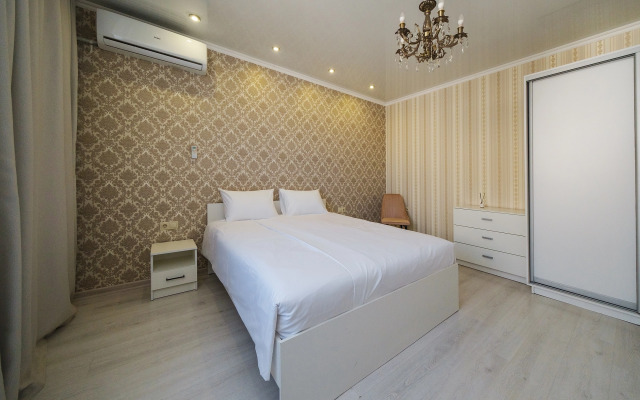 Leto Apartments